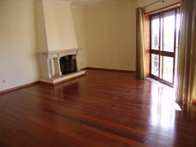 APARTAMENTO T4 NA N. S. CONCEIÇÃO