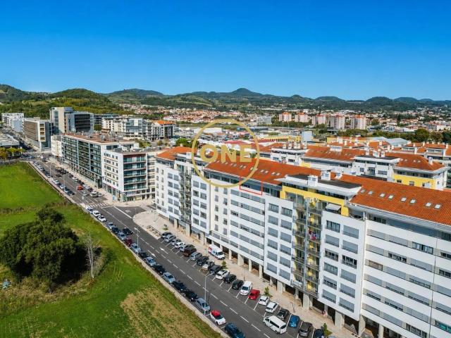 ✨ Apartamento T4 na prestigiada Avenida E – São Miguel ✨