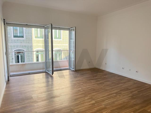 Apartamento T4 na Rua Ferreira Borges