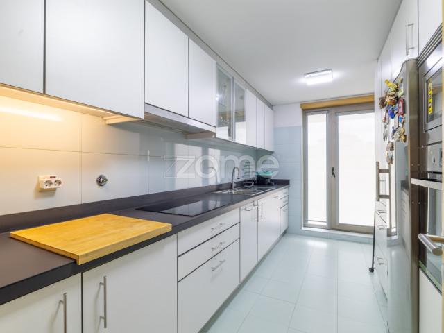 Apartamento T4 no centro da cidade da Trofa Porto