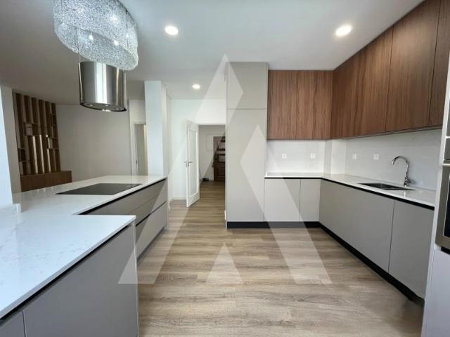Apartamento T4 no Coração de Viseu Renovado, Último Piso, a 5 min do Rossio