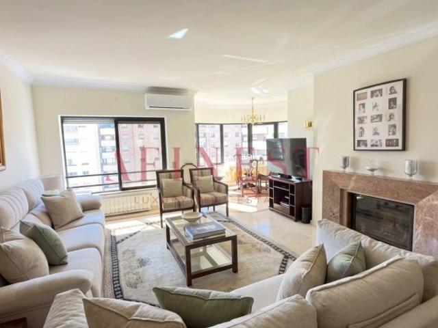 APARTAMENTO T4 NO GOLDEN PARK NAS LARANJEIRAS