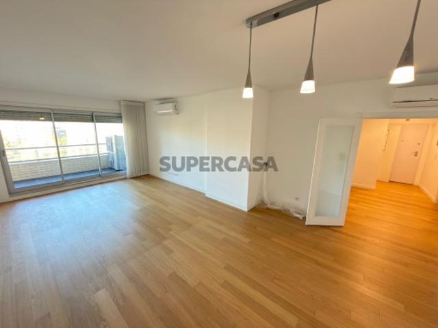 Apartamento T4 no Hera Residences Lumiar | Garagem para 4 carros | Arrecadação