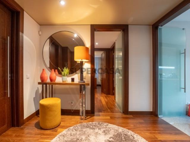 Apartamento T4 no Lake Towers, em Vila Nova de Gaia