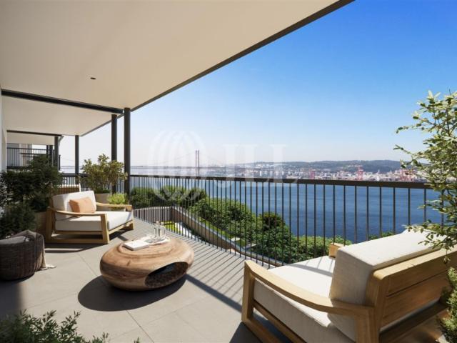 Apartamento T4 no Riverscape, em Almada