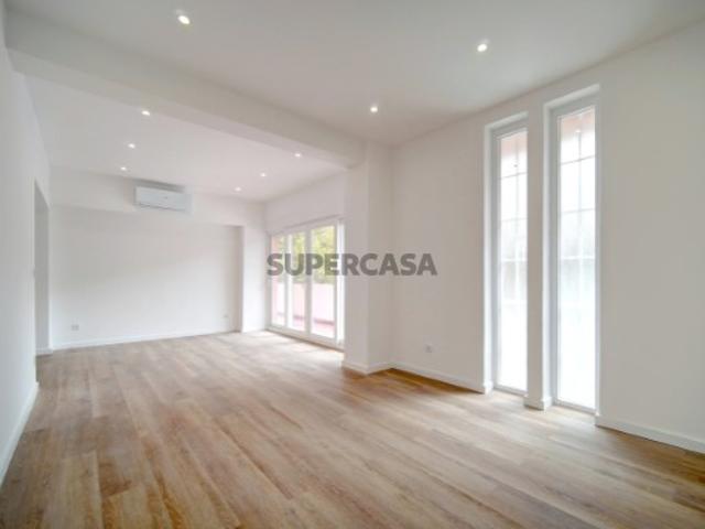 Apartamento T4 nos Olivais