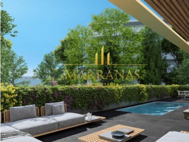 Apartamento T4 Novo C/ Varanda e jacuzi