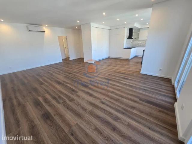 Apartamento T3 com BOX e Arrecadação | Caneças, Odivelas