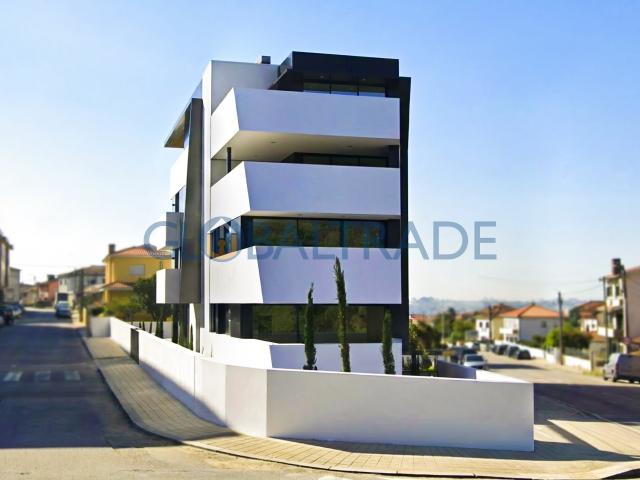 Apartamento T4 NOVO Edifício Bismark em São Cosme