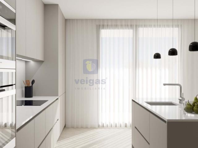 Apartamento T4 Novo em Leiria, Parceiros, com garagem dupla box fechada e elevador
