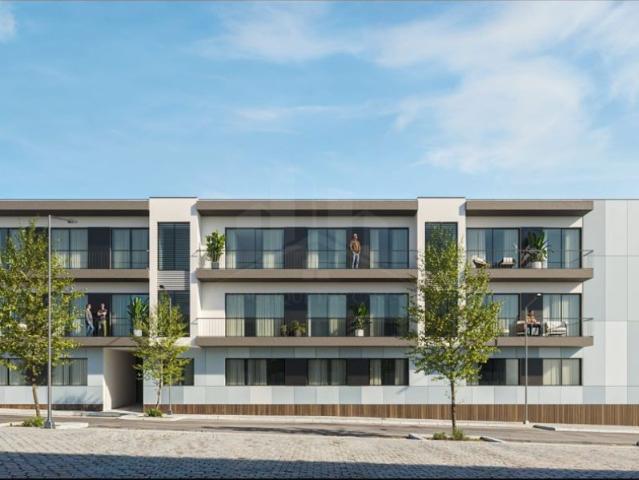 Apartamento T4 Novo | 2 Lugares de Garagem | Madalena