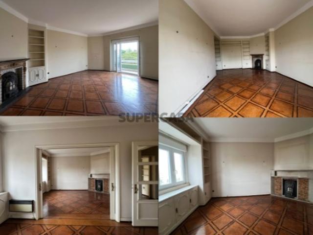 Apartamento T4 ouT5 em excelente edifício, na Alameda, ao Técnico, com garagem 2 lug. para renovação