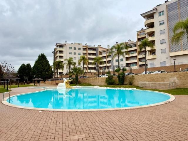 Apartamento T4 para alugar em Torres Novas