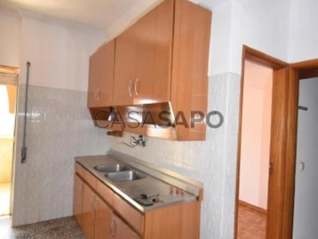 Apartamento T4 para alugar em Almada