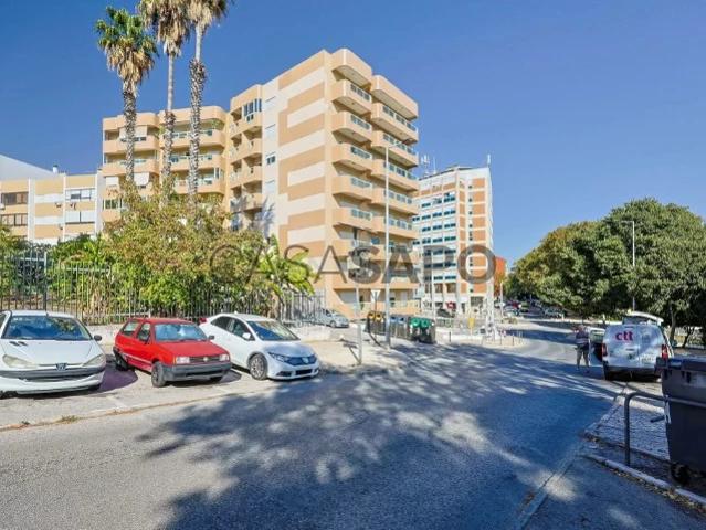 Apartamento T4 para alugar em Almada