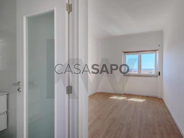Apartamento T4 para alugar em Almada