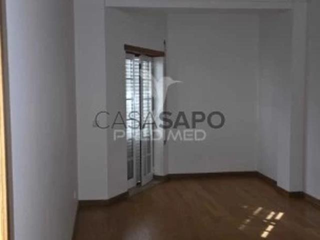 Apartamento T4 para alugar em Alcobaça