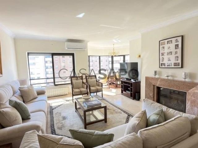 Apartamento T4 para alugar em Lisboa