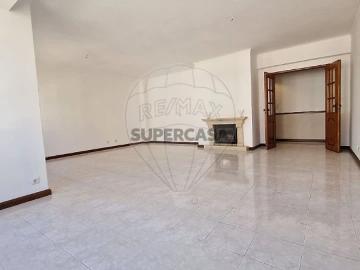 Apartamento T4 para alugar em Loures