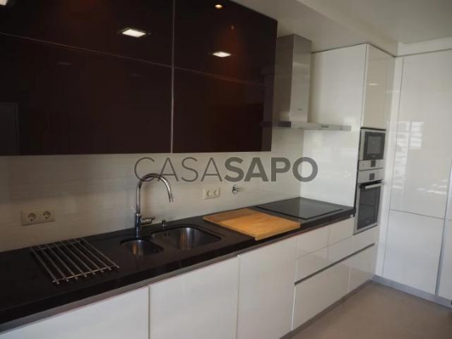 Apartamento T4 para alugar em Loures
