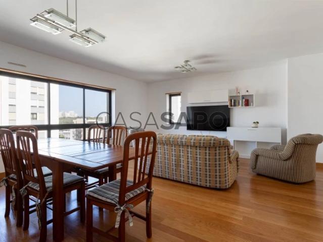 Apartamento T4 para alugar em Oeiras