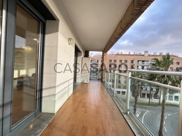 Apartamento T4 para alugar na Amadora