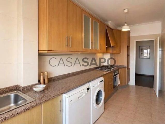 Apartamento T4 para alugar na Amadora
