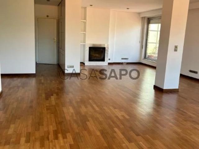Apartamento T4 para alugar no Porto