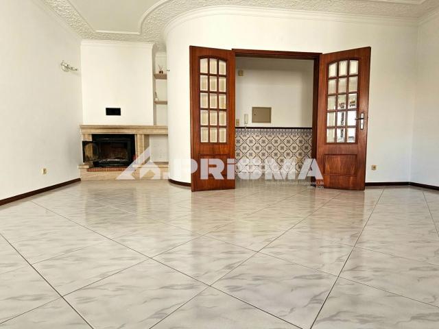 APARTAMENTO T4 PARA ARRENDAMENTO EM CASTELO BRANCO, CENTRO