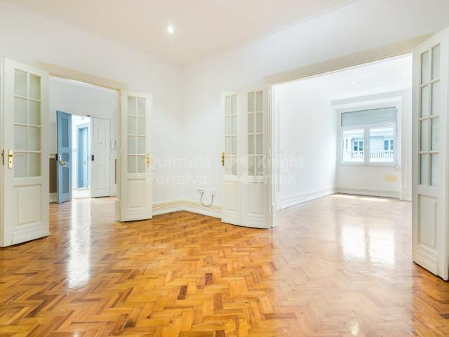 Apartamento T4 para arrendamento nas Avenidas Novas, em Lisboa