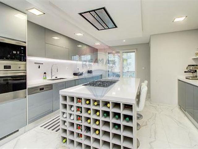 Apartamento T4 para arrendar em Oeiras e São Julião da Barra, Paço de Arcos e Caxias, Oeiras RE/MAX Portugal