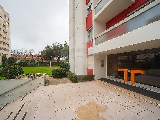 Apartamento T4 para arrendar em Carnide, Lisboa RE/MAX Portugal