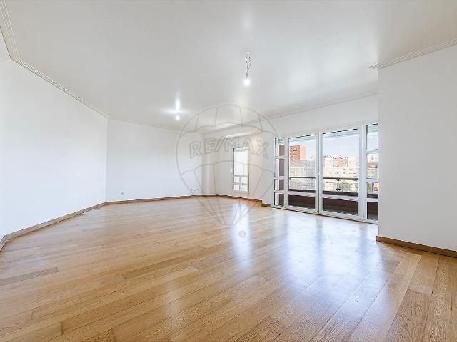 Apartamento T4 para arrendar em São Domingos de Benfica, Lisboa RE/MAX Portugal