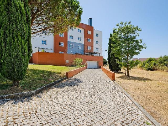 Apartamento T4 para arrendar em Venteira, Amadora RE/MAX Portugal