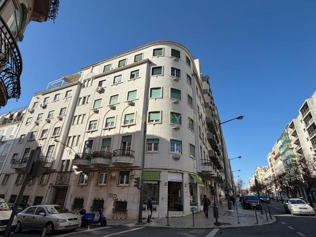 Apartamento T4 para Recuperação em Arroios, Lisboa 108m² Arroios