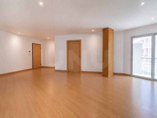 Apartamento T4 para venda no Centro de Caldas da Rainha
