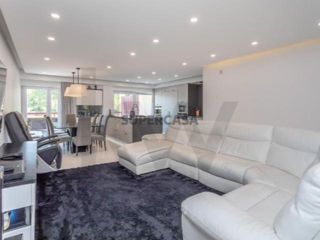 Apartamento T4 | Parque dos Poetas l Terraço com 50m2 e 2 lugares de estacionamento Box