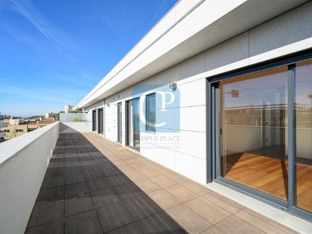 Apartamento T4 penthouse em Matosinhos Sul