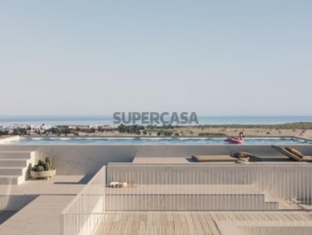 Apartamento T4 Penthouse inserido em Condomínio em Vilamoura