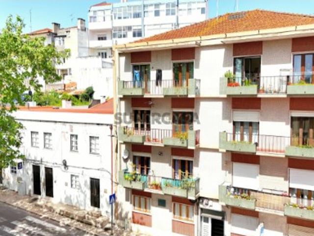 Apartamento T4 próximo do Silos, Caldas da Rainha