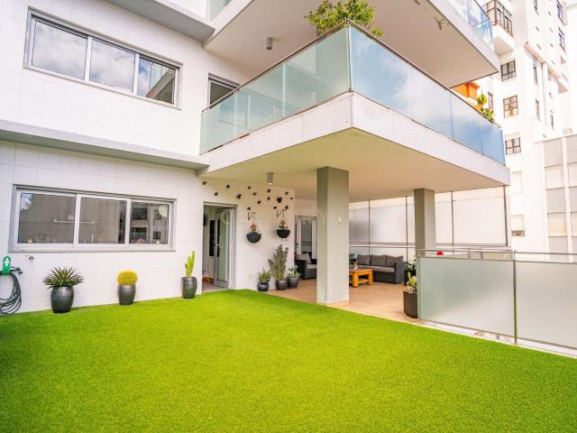 Apartamento T4 Premium com Terraço na Avenida da Independência