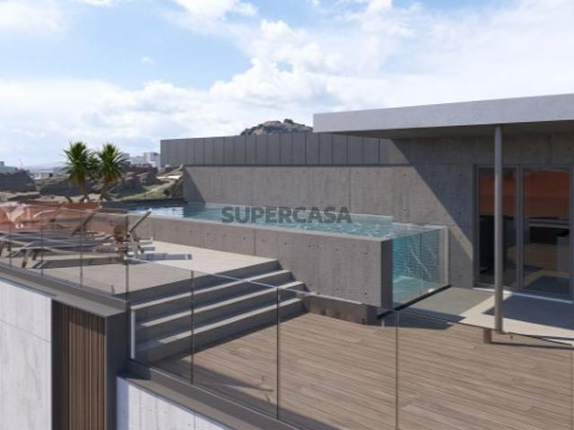 Apartamento T4 | Quinta da Portela | Último andar com piscina privativa