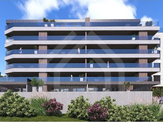 Apartamento T4 | Quinta da Portela | Novo | Com varandas