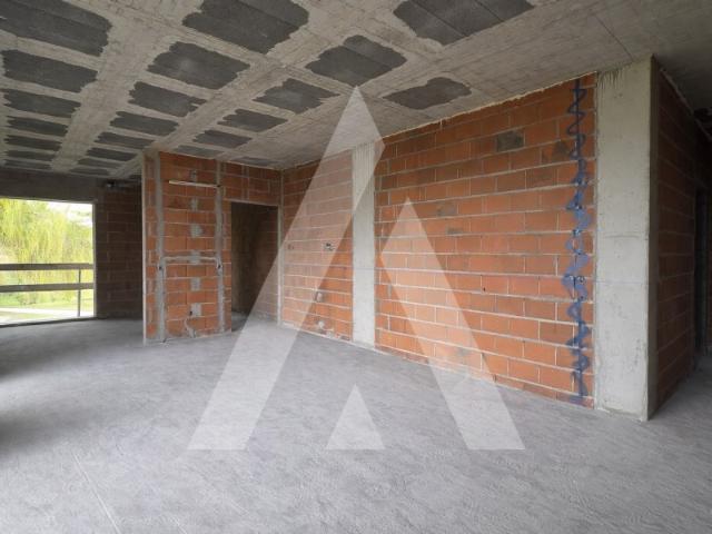 Apartamento T4 R/C C/vista Jardim