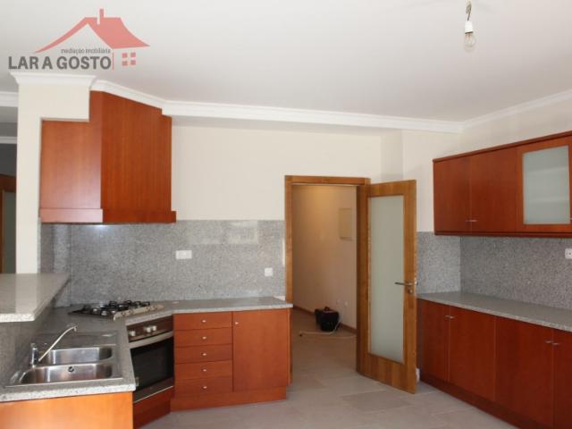 Apartamento T4 R/c para venda em Macedo de Cavaleiros