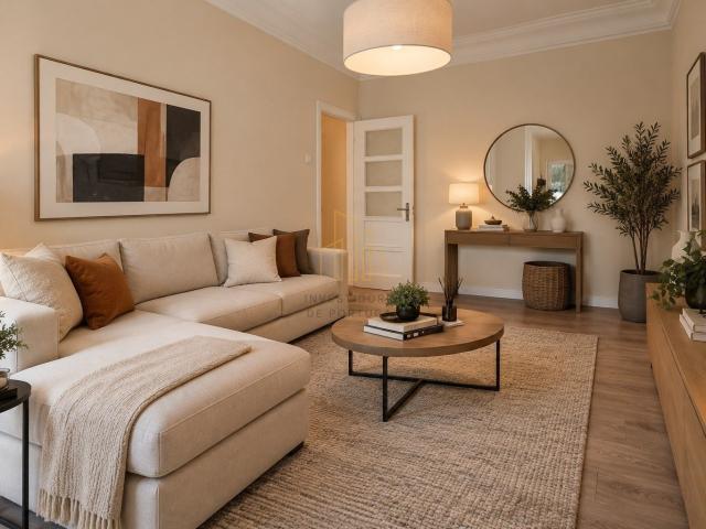 Apartamento T4 Remodelado em Campolide