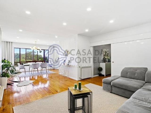 Apartamento T4 Renovado com 156 m2 na Madalena 156m² Mafamude