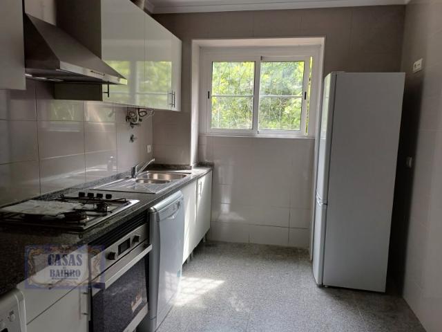 Apartamento T4 renovado c/logradouro a 5 min do Metro e Centro Comercial de Alvalade