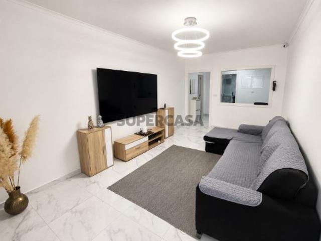 Apartamento T4 renovado em excelente localização em Tomar