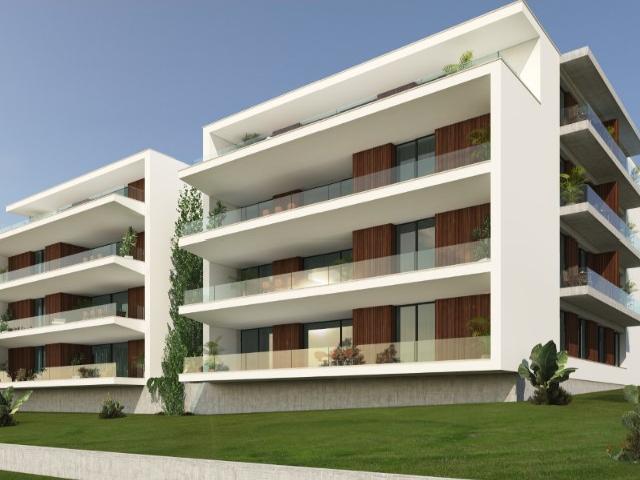 Apartamento T4 rés do chão 'A'